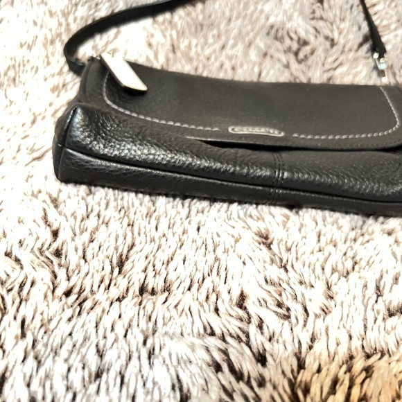 Coach Pebble Leather Large Wristlet - Picture 4 of 14